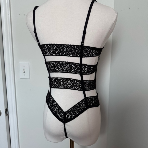 Victoria secret Black Lace Strappy Bodysuit S - Picture 4 of 5
